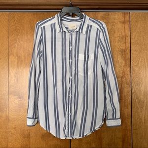 American Eagle Button Up